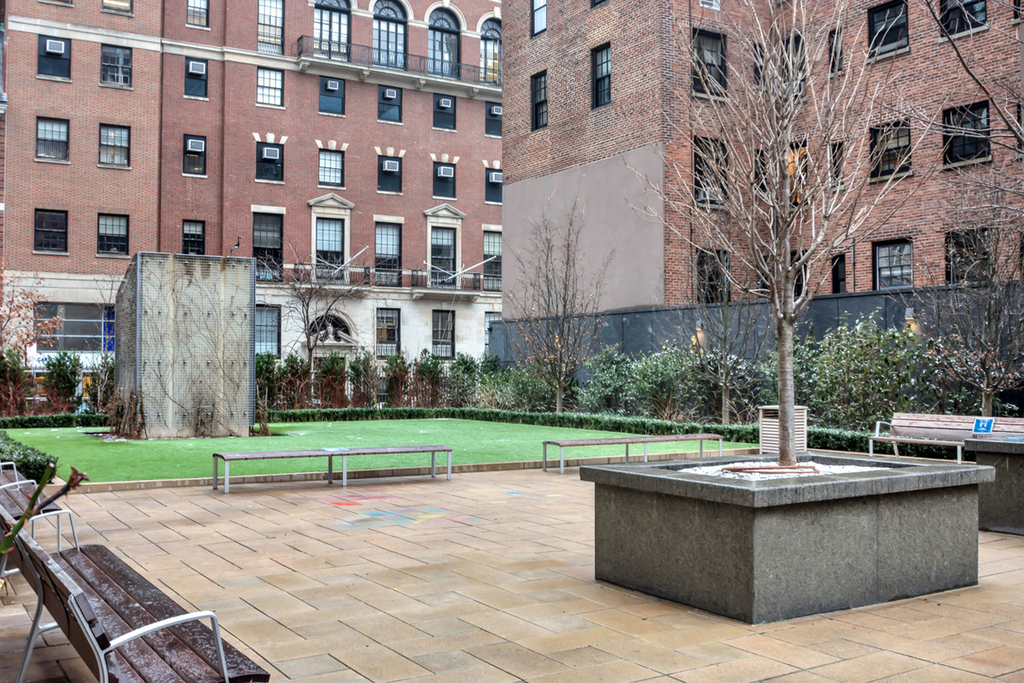 East 70th Street and 3rd Avenue - Photo 11