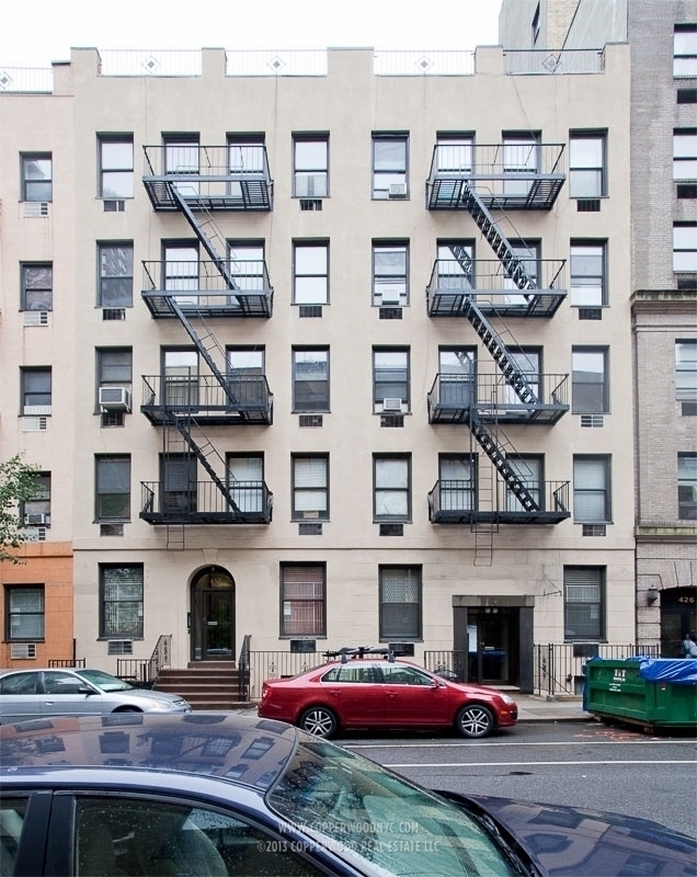 East 89th Street - Photo 7