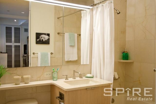 320 West 38th Street - Photo 3