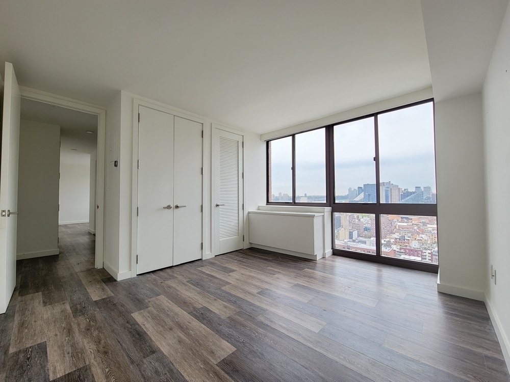 520 West 43rd Street - Photo 1