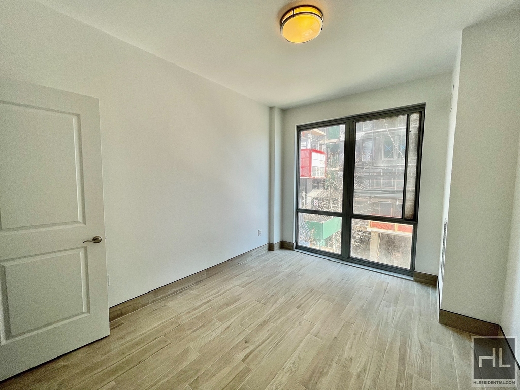 110 4 Avenue - Photo 3