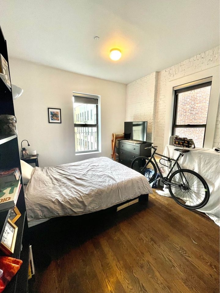 280 Manhattan Avenue - Photo 1