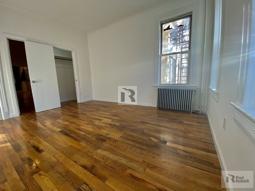 20-16 Himrod Street - Photo 2