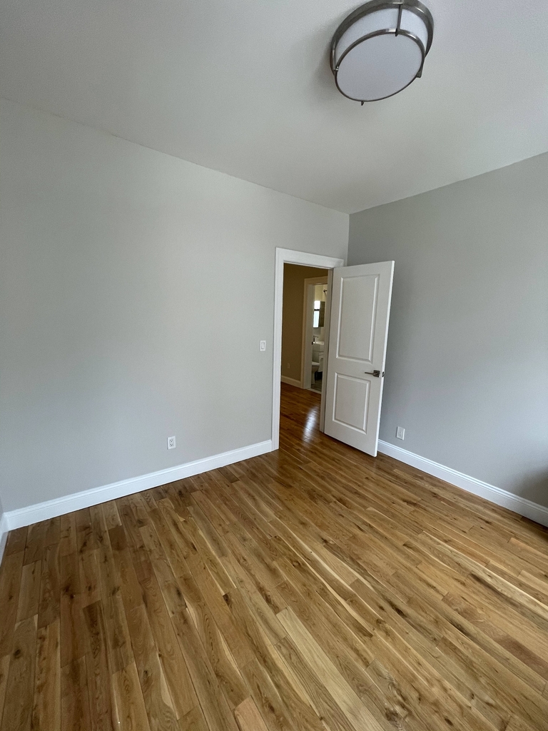 292 Maple Street - Photo 5