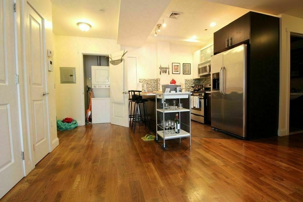 78 Lexington Avenue - Photo 2