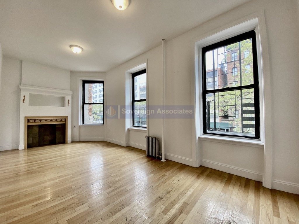 941 Amsterdam Avenue - Photo 0