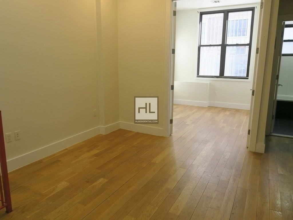 751 Dekalb Avenue - Photo 2