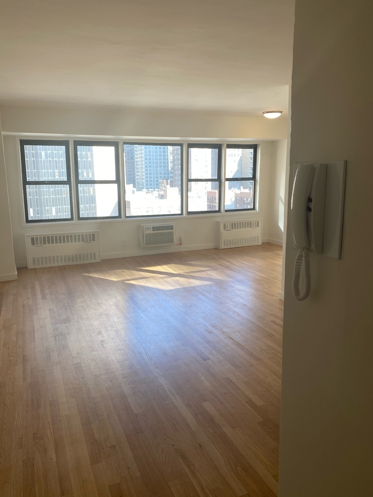 Huge Alcove Studio East 36th Street - Photo 1