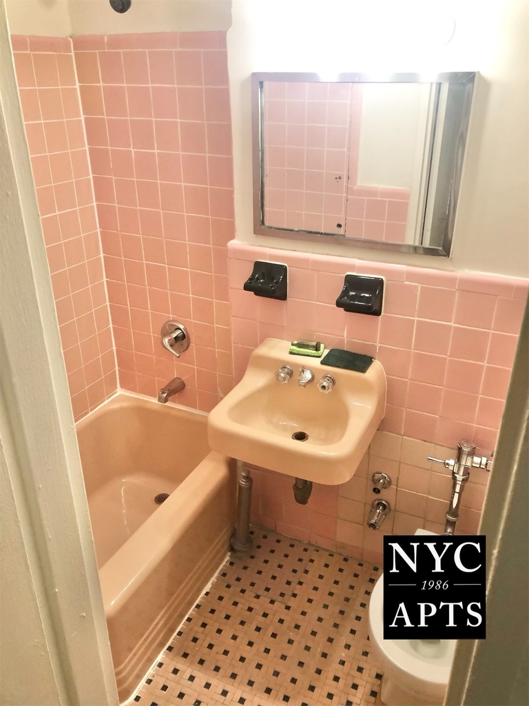 345 East 72nd Street - Photo 6