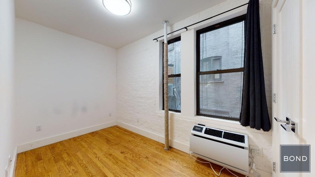 242 West 10th Street - Photo 4