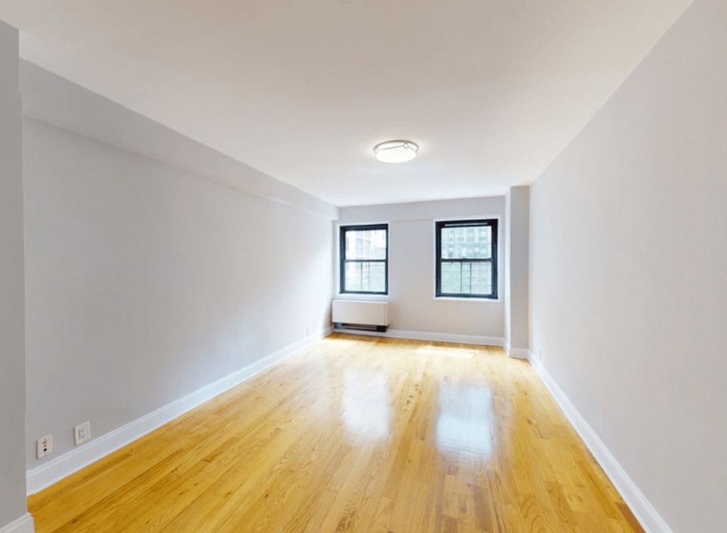 301 East 47th Street - Photo 3