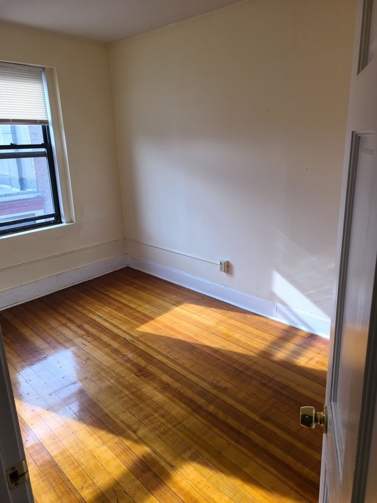 223 Hanover St. - Photo 2