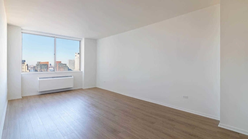 305 West 50th Street - Photo 9