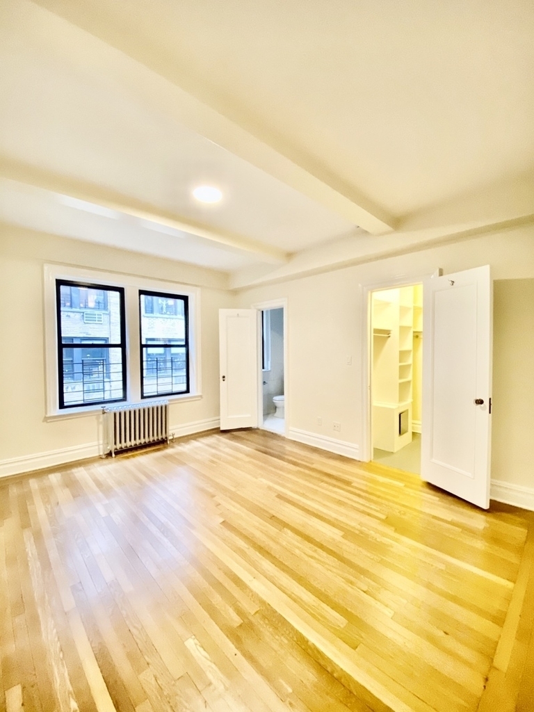 111 East 80th - Photo 9