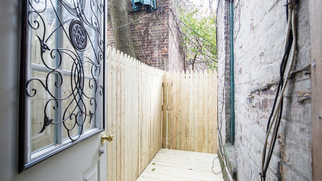 282 Macdougal Street - Photo 3