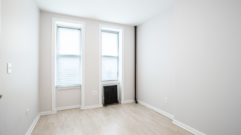 282 Macdougal Street - Photo 11