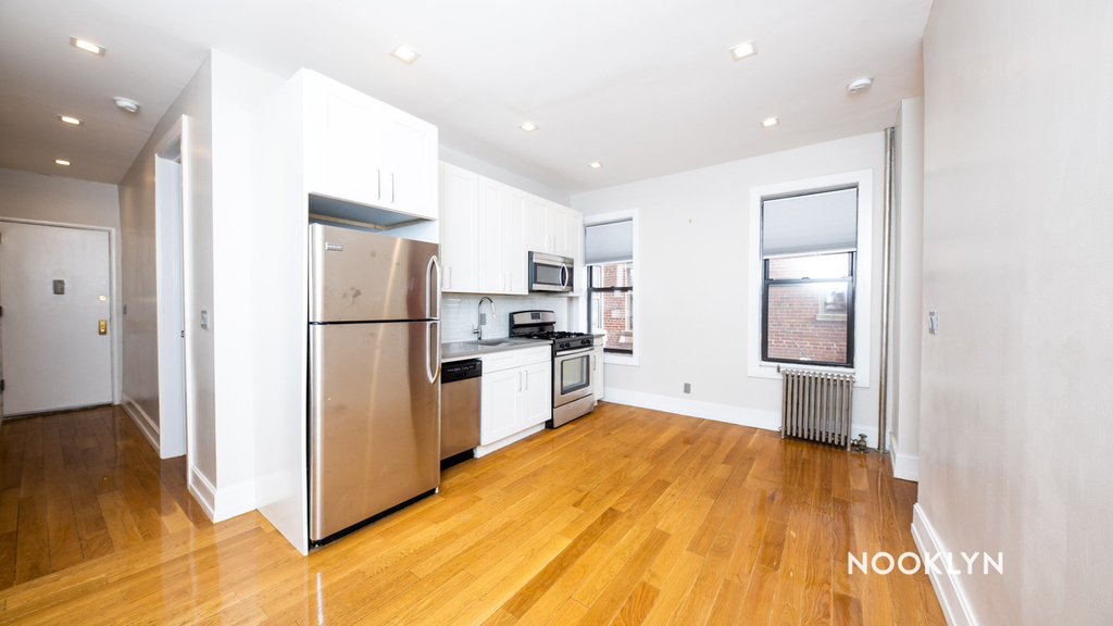 317 Lefferts Ave - Photo 0