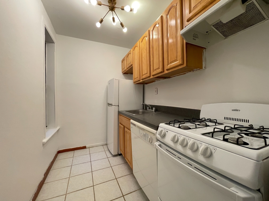 1 BD Available on Bedford - Photo 9