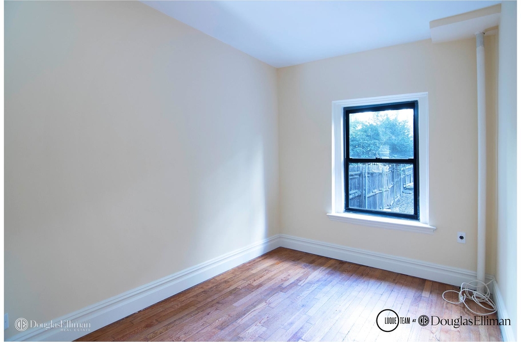 311 East 52nd St - Photo 6