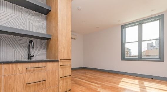 376 Bedford Ave #4 - Photo 2