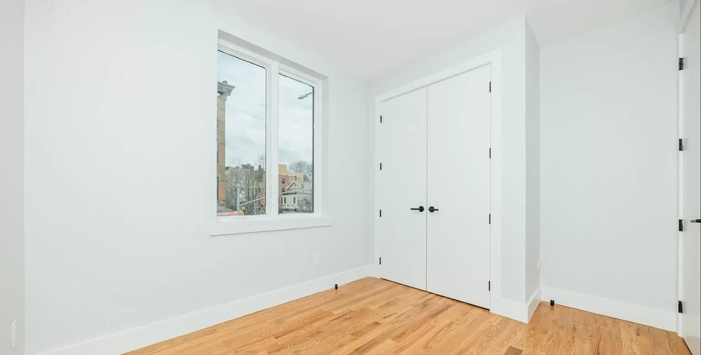 217 Malcolm X Blvd #2R Brooklyn - Photo 8