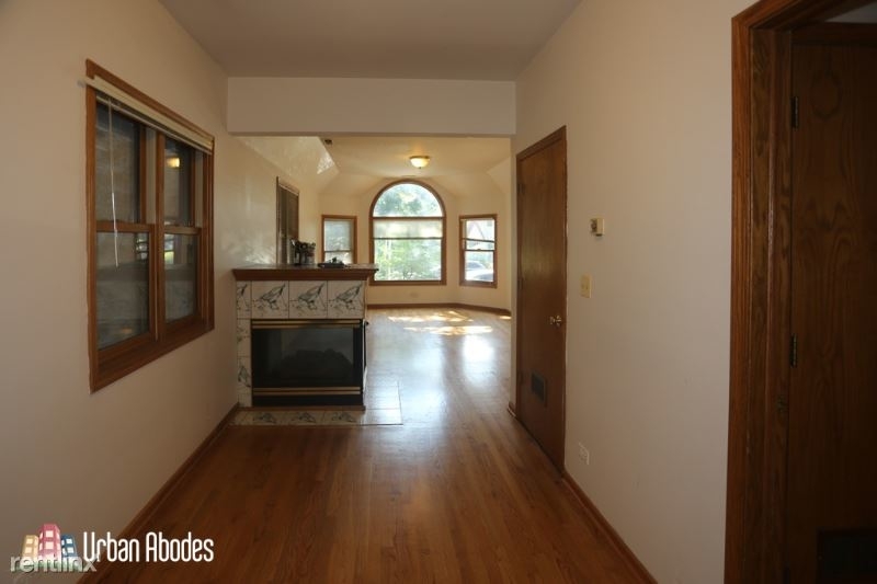 3713 N Janssen Ave 202 - Photo 4