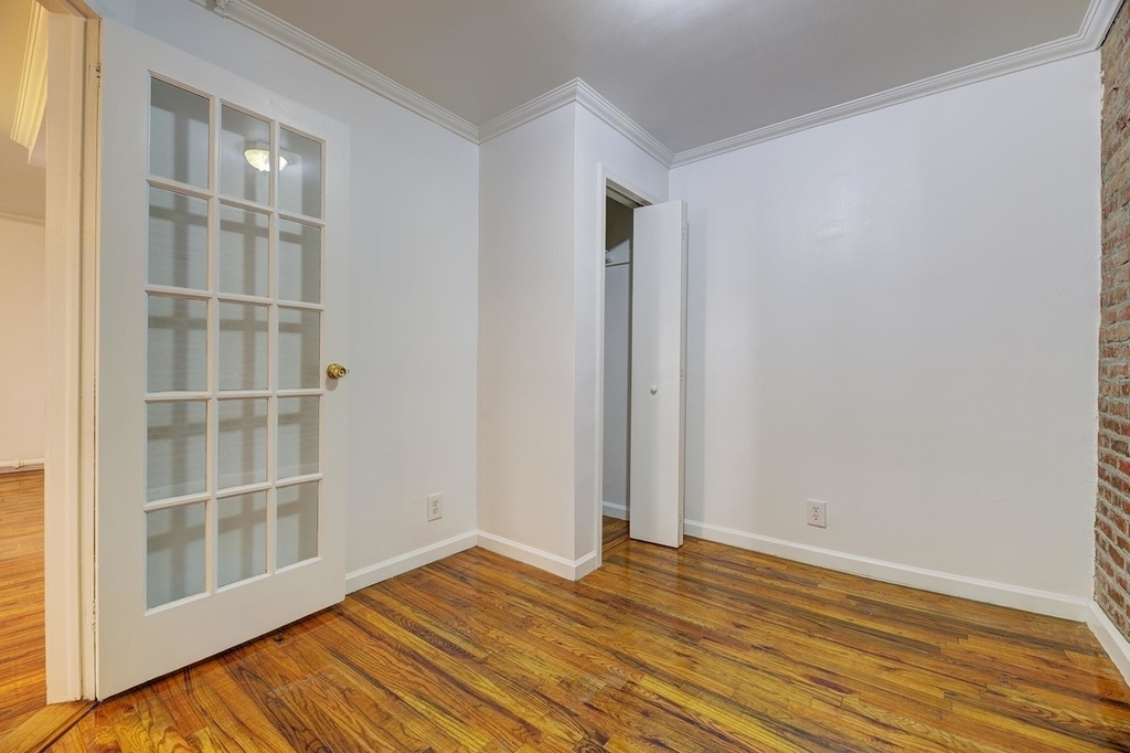 205 East 4th Street - Photo 4