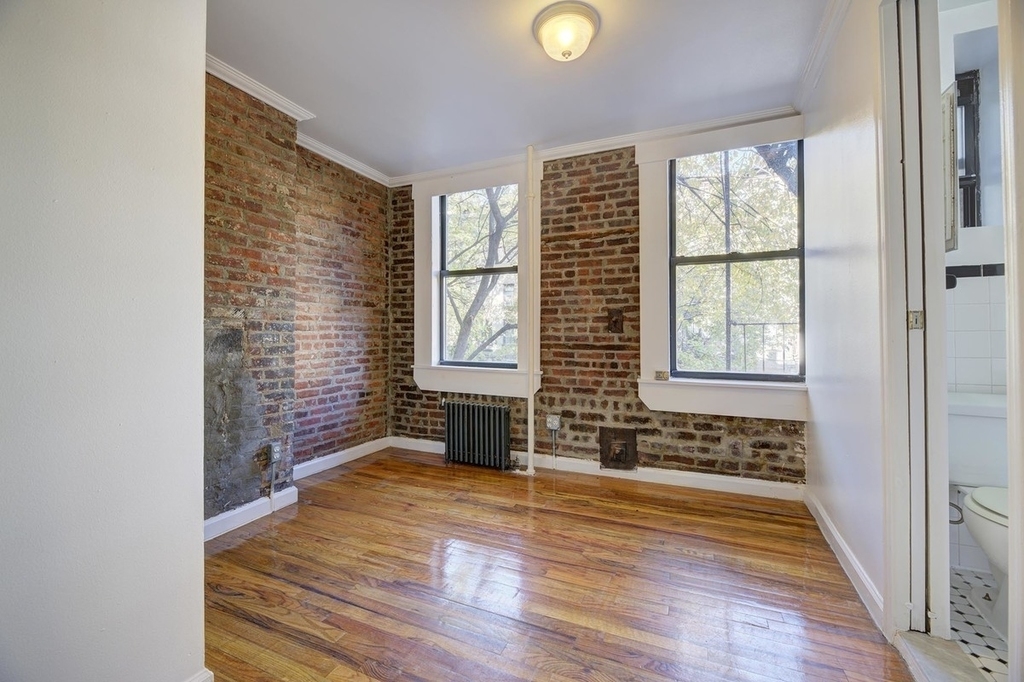 205 East 4th Street - Photo 5