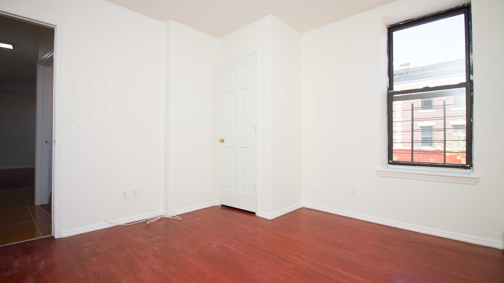 245 Ralph Avenue - Photo 0