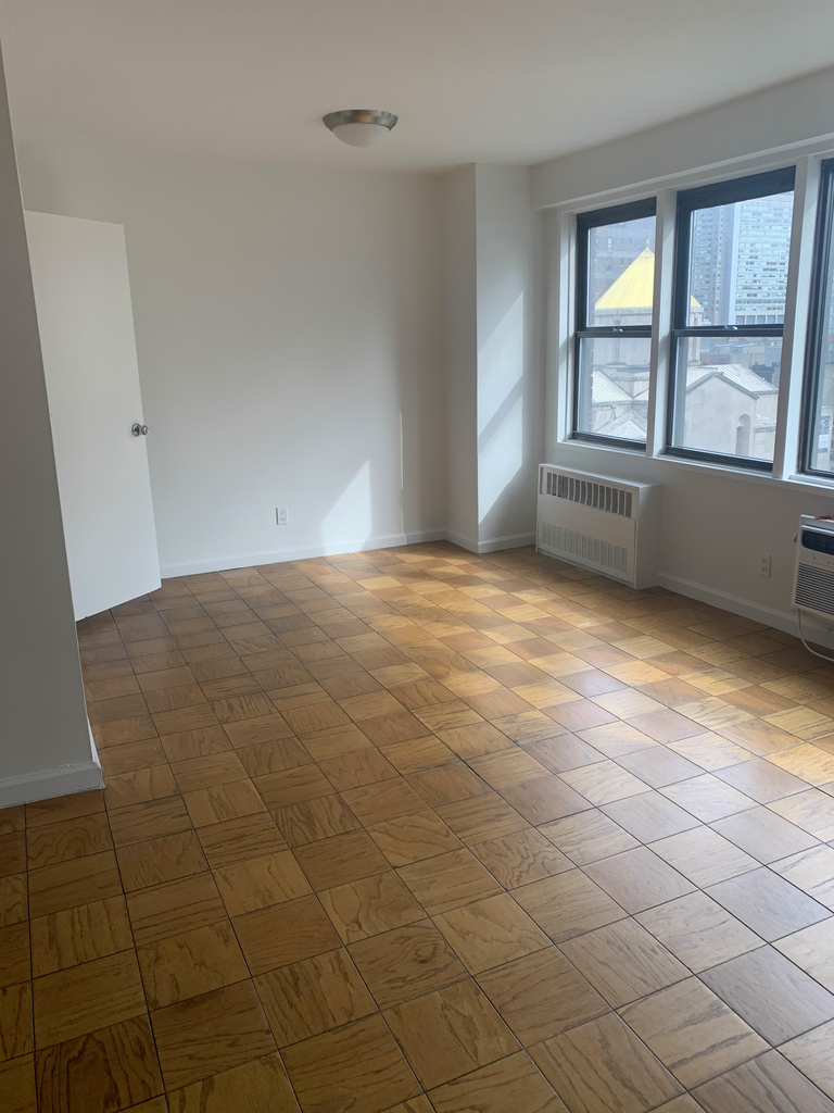 236 East 36th Street - Photo 1