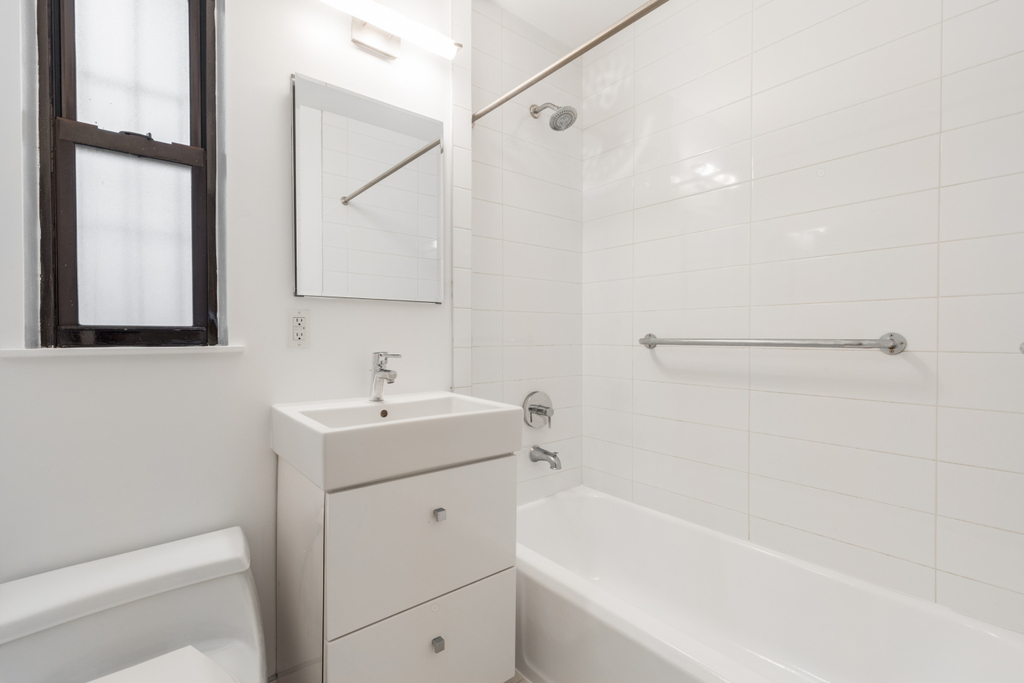 252 East 61st Street - Photo 6