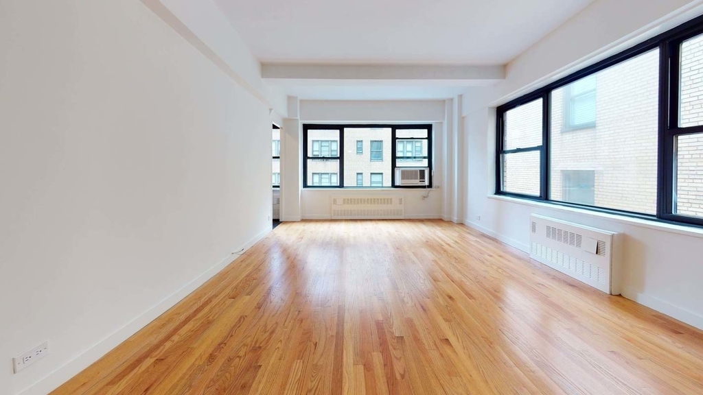 412 east 55th street - Photo 0