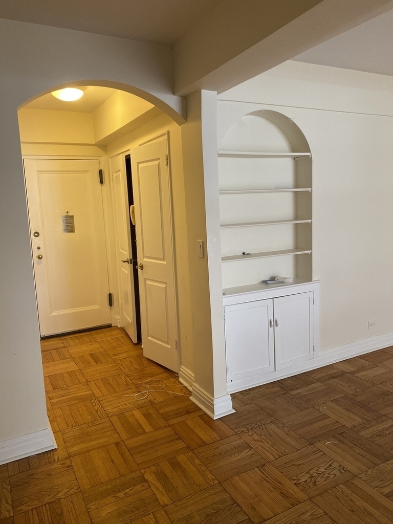 141 East 56th Street - Photo 3