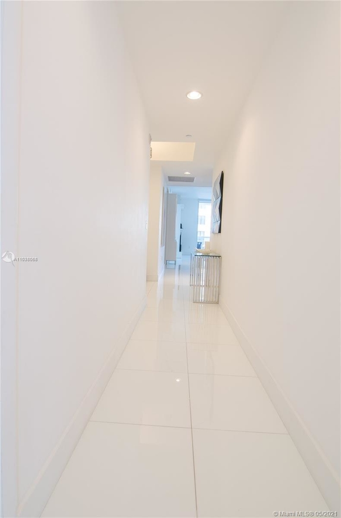 15811 Collins Ave - Photo 33