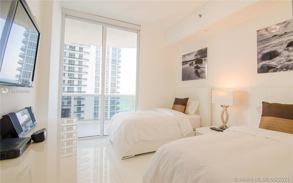 15811 Collins Ave - Photo 59