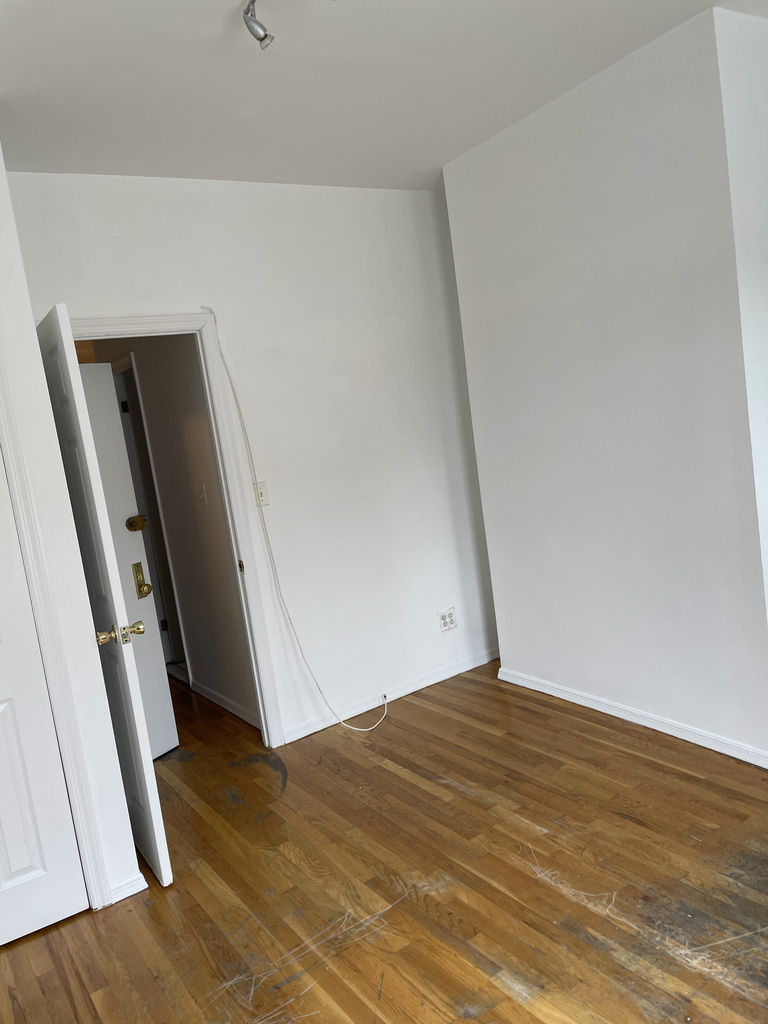 540 Grand Street - Photo 3