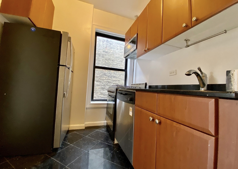 229 East 12th Street - Photo 3