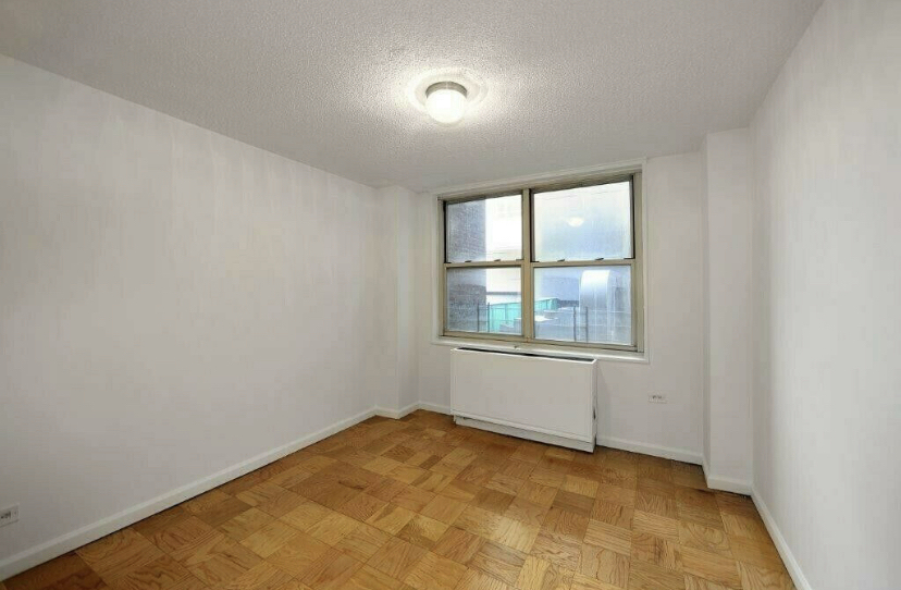 166 East 34th Street - Photo 2