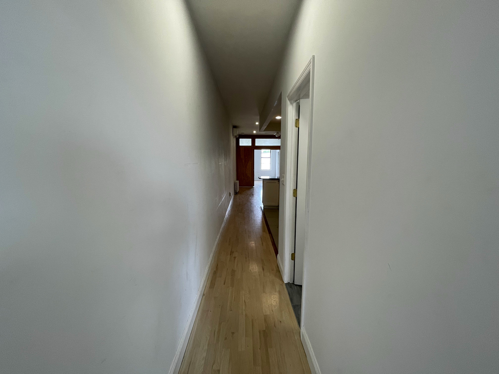 465 Seneca Avenue - Photo 5