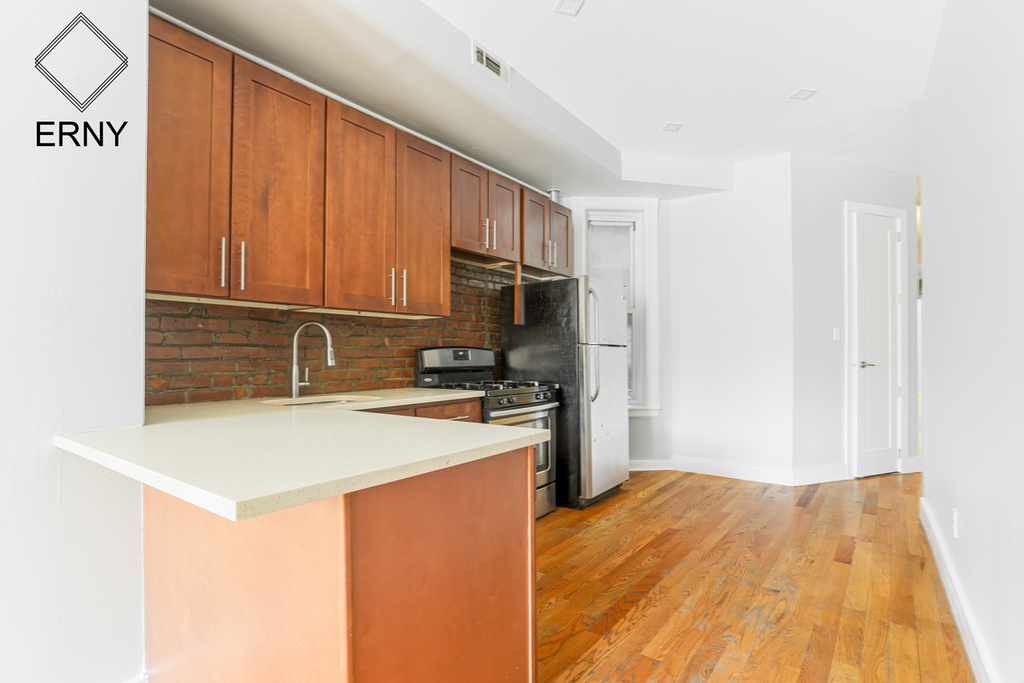 87 Stuyvesant Avenue - Photo 2