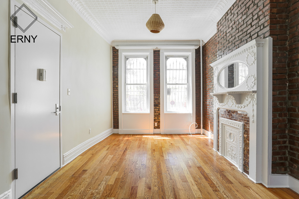 87 Stuyvesant Avenue - Photo 1