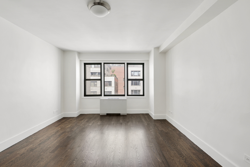 220 East 63rd Street - Photo 7