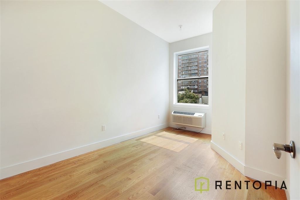 32 Meserole Street, Brooklyn, NY 11206 - Photo 4