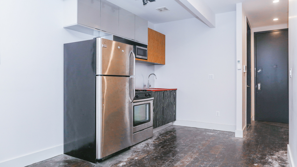 716 Nostrand Avenue - Photo 3