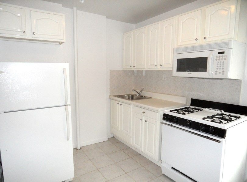 628 West 151st Street - Photo 2