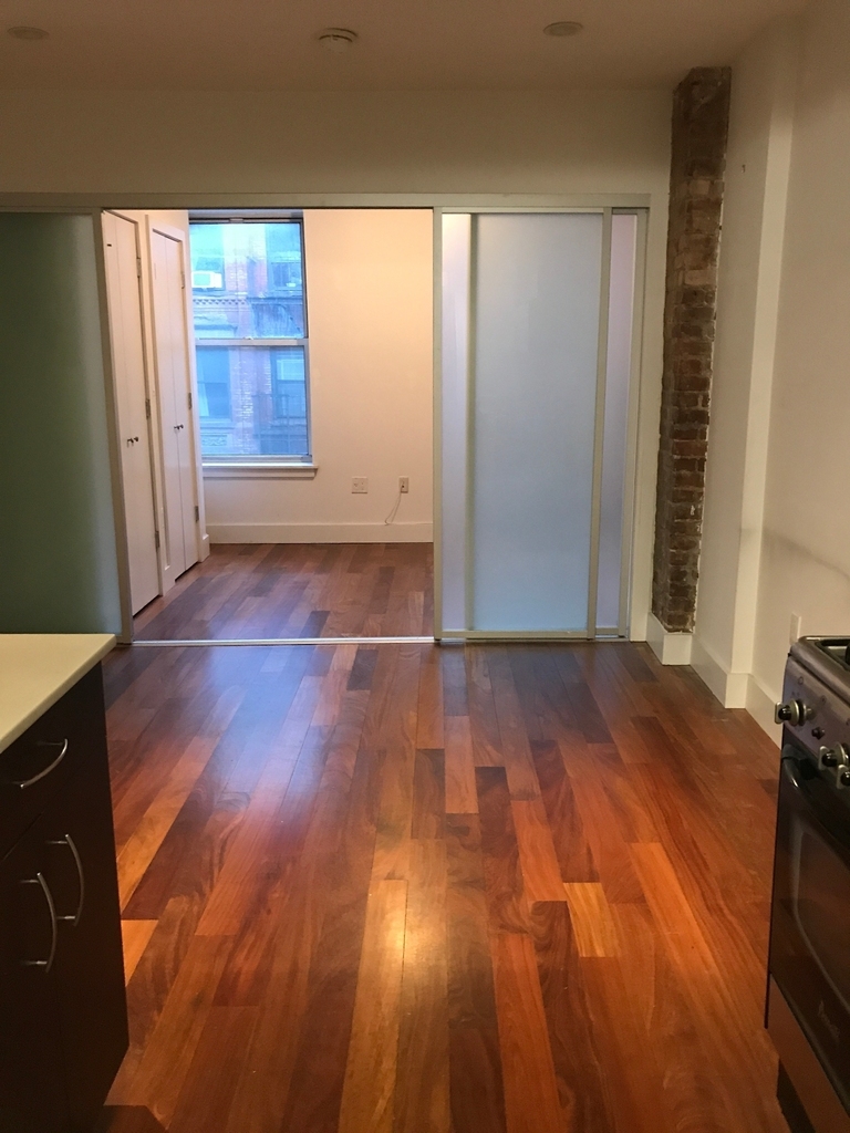 165 Ludlow Street - Photo 1