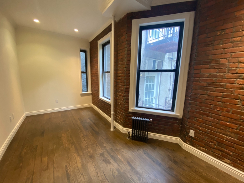 233 Mott Street - Photo 2