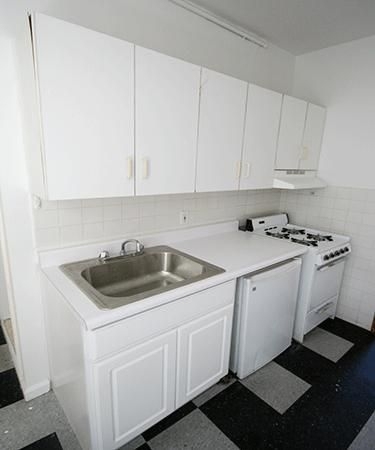 620 East 11th Street - Photo 2