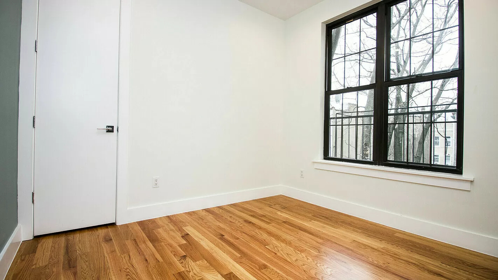 562 Wilson Ave APT 3L - Photo 8