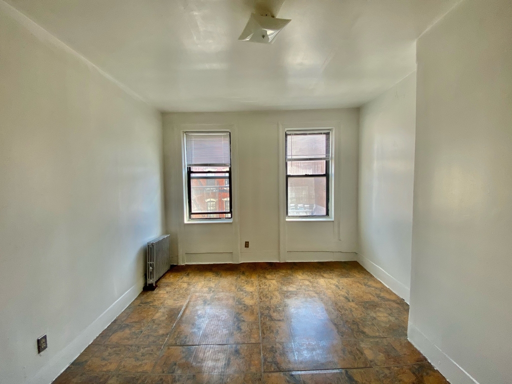 211 Meserole Street - Photo 1